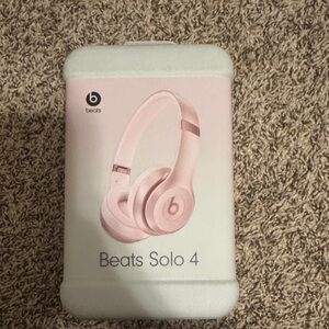 Beats by Dre Solo 4 On-Ear Headphones - Pink